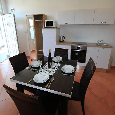 Apartment Nero Novi Vinodolski
