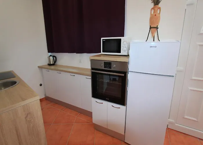 Nero Novi Vinodolski