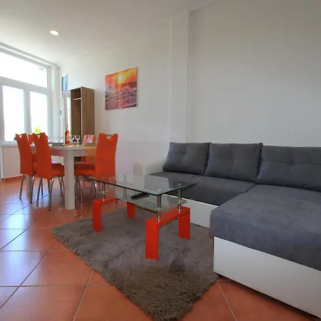 Nero Novi Vinodolski