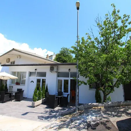 Apartment Nero Novi Vinodolski
